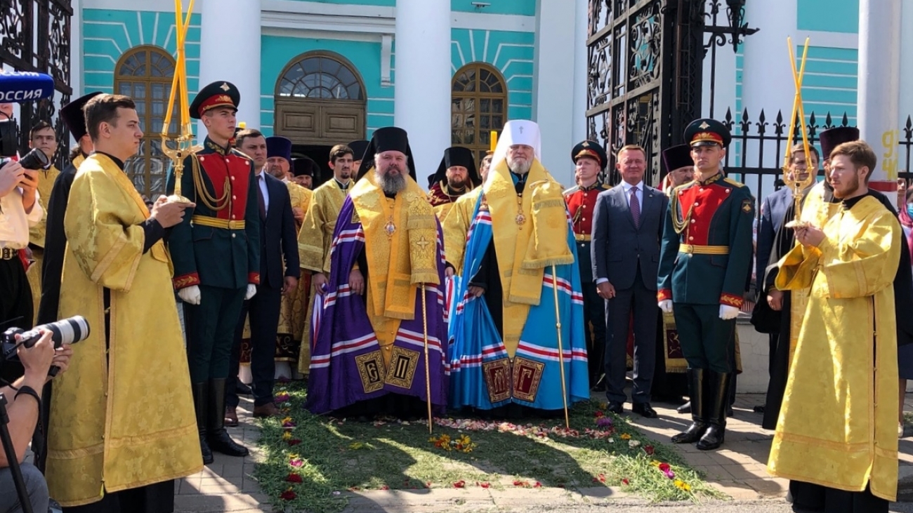В Курске встретили крестный ход с мощами святого Александра Невского